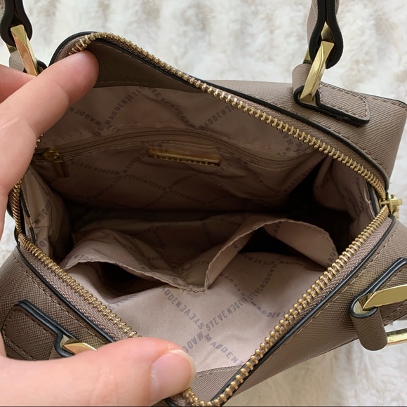 Small Steve Madden Purse - Picture 9 of 10